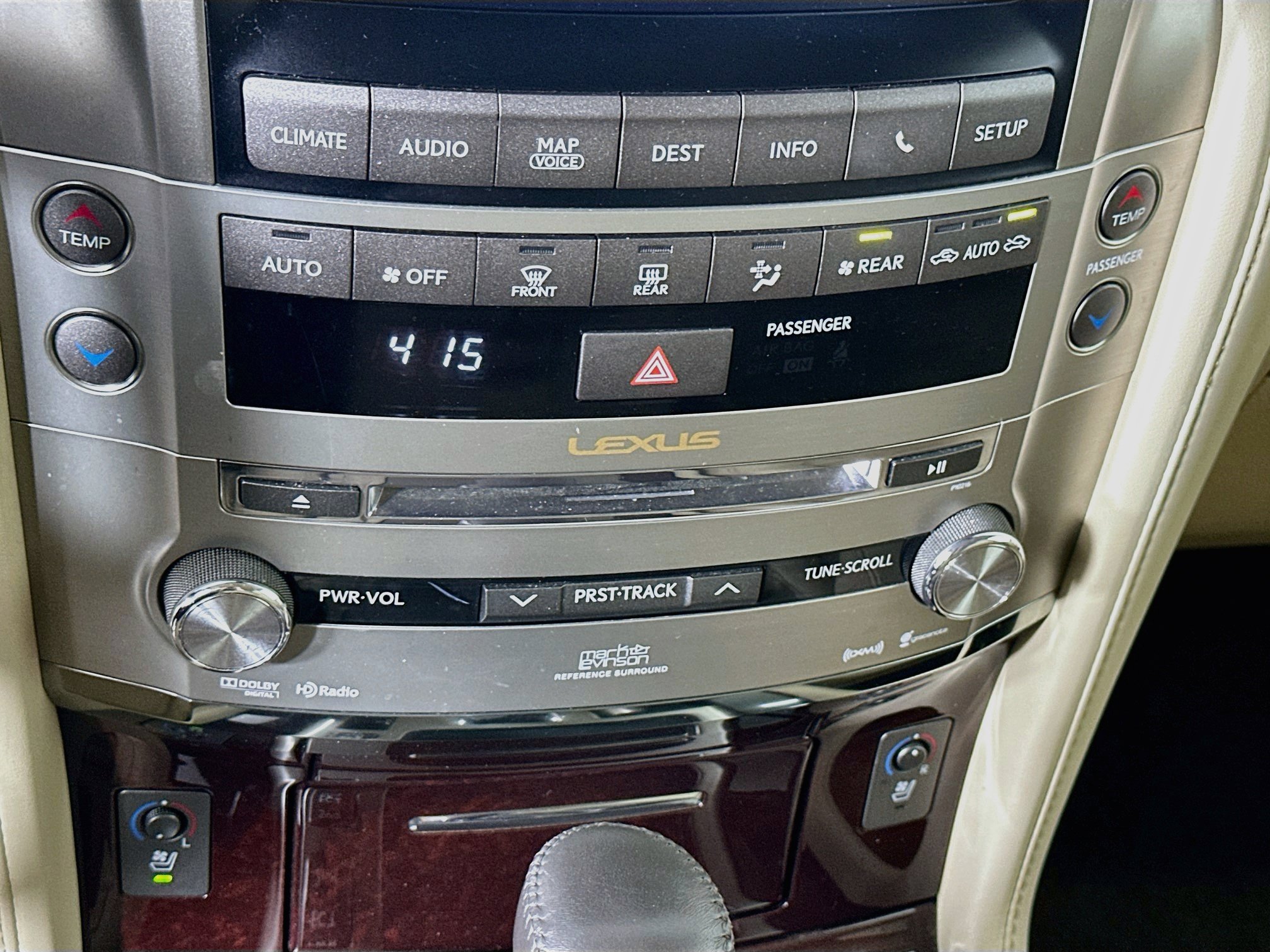 Used 2014 Lexus LX 570 4WD image 24