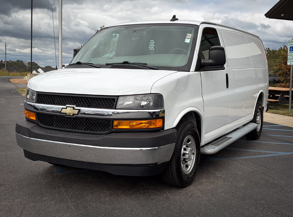 Used 2019 Chevrolet Express 2500 w/ Driver Convenience Package RWD image 15