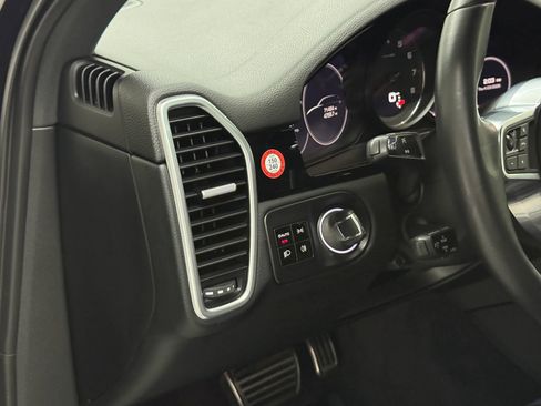 Used 2019 Porsche Cayenne S AWD/4WD image 24