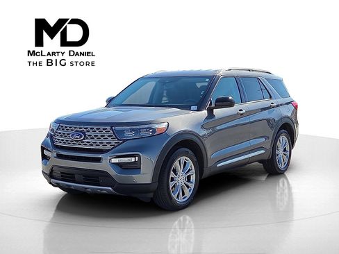 Used 2023 Ford Explorer Limited image 2