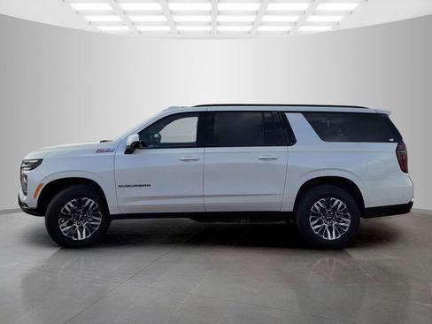 Used 2025 Chevrolet Suburban Z71 AWD/4WD image 7