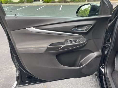 Certified 2023 Chevrolet Bolt EUV LT FWD image 17