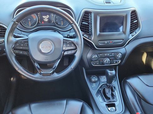 Used 2019 Jeep Cherokee Altitude image 12