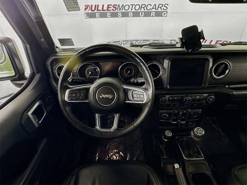 Used 2019 Jeep Wrangler Unlimited Sahara image 21