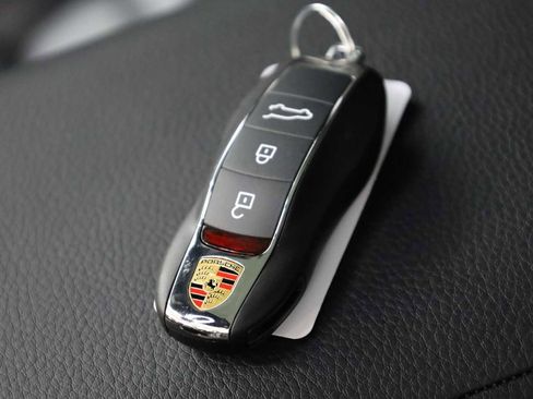 Certified 2026 Porsche Macan image 51