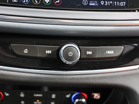 Used 2020 Buick Enclave Essence image 29