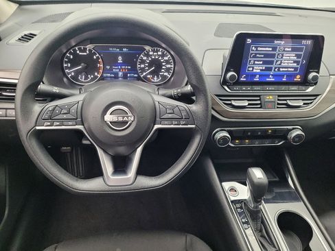 Used 2024 Nissan Altima 2.5 SV image 22