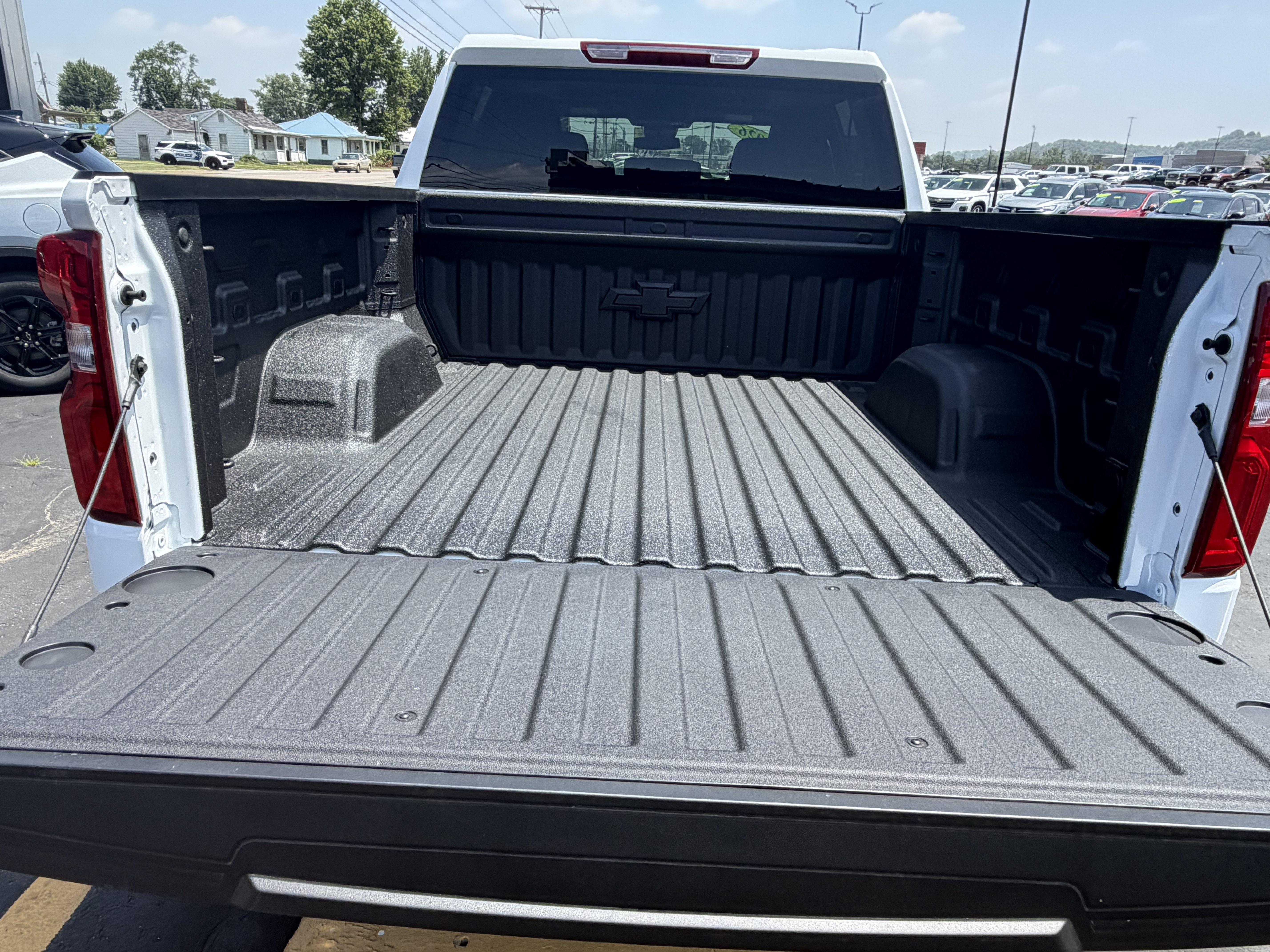 Used 2026 Chevrolet Silverado 1500 RST w/ LPO, Dark Essentials Package AWD/4WD image 11