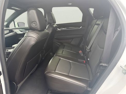 Used 2025 Cadillac XT5 Premium Luxury image 16