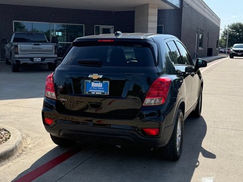 Used 2020 Chevrolet Trax LS w/ Tint and Cruise Package FWD image 6