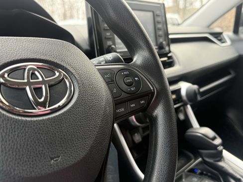 Used 2022 Toyota RAV4 LE image 15