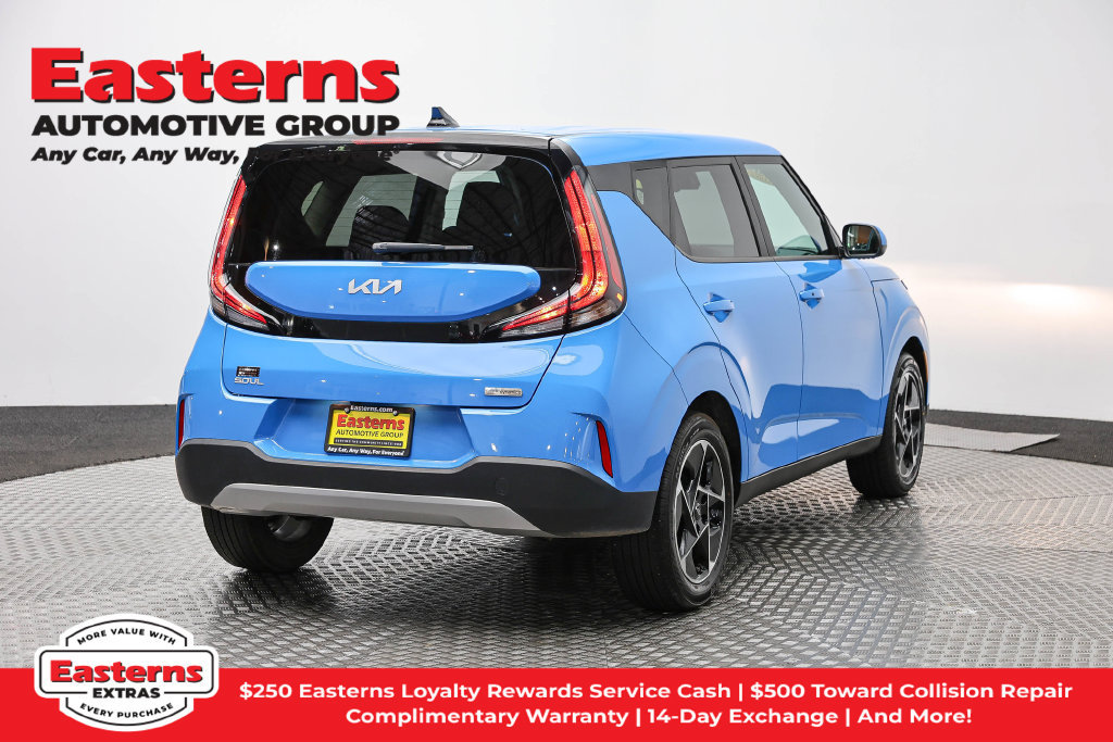 Used 2023 Kia Soul EX FWD image 6