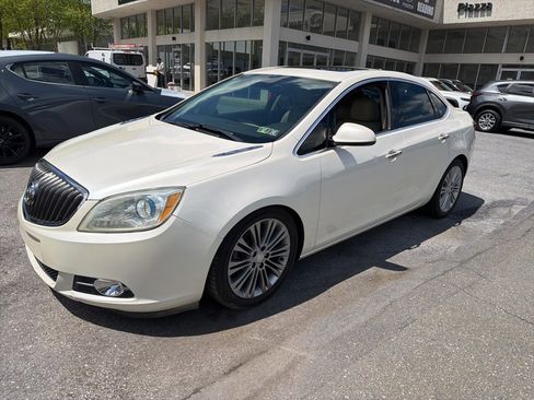 Used 2013 Buick Verano Leather FWD image 2