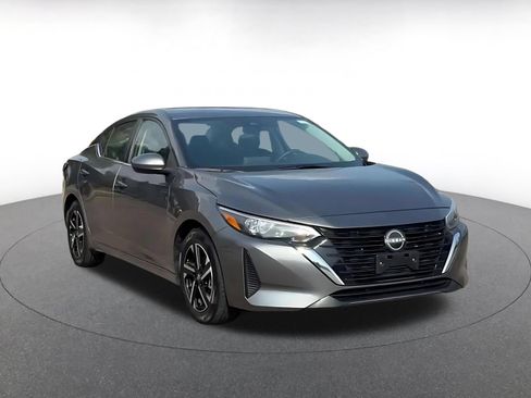 Used 2025 Nissan Sentra SV FWD image 3