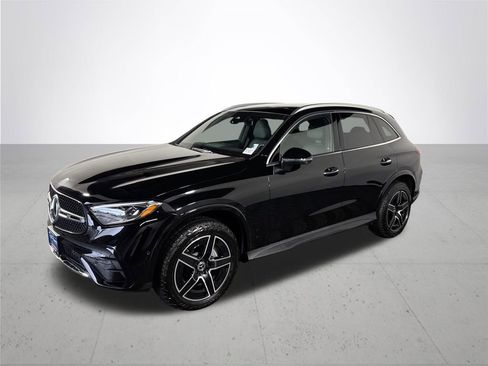 Used 2023 Mercedes-Benz GLC 300 4MATIC image 2