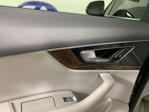 Used 2017 Audi Q7 3.0T Premium Plus image 31