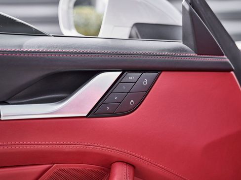 Used 2022 Porsche 911 Turbo S w/ 911 Turbo Sportdesign Package image 33