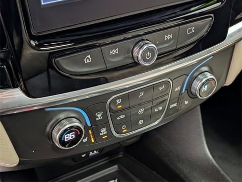 Certified 2023 Chevrolet Traverse LT w/ LT Premium Package image 25