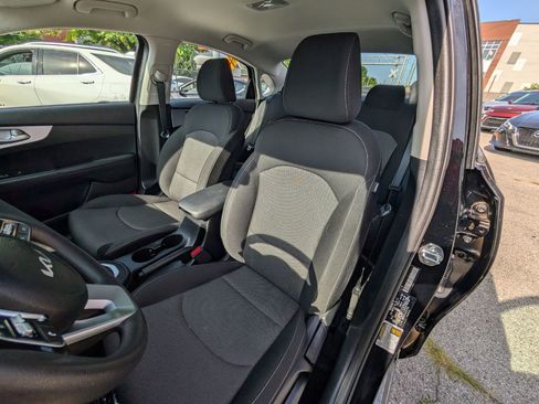 Used 2024 Kia Forte LXS w/ LXS Technology Package FWD image 16