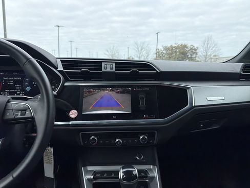 Used 2025 Audi Q3 2.0T Premium image 14