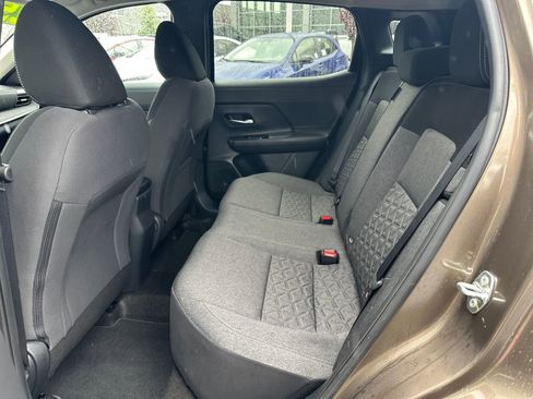 Used 2025 Nissan Kicks SV FWD image 14