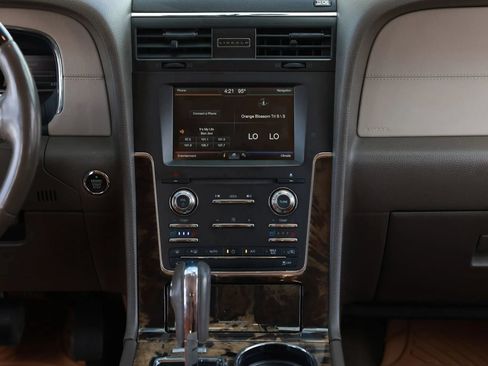 Used 2015 Lincoln Navigator L 2WD image 39