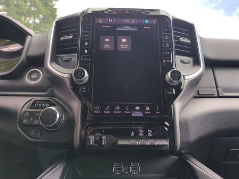 New 2026 RAM 1500 4x4 Crew Cab image 19