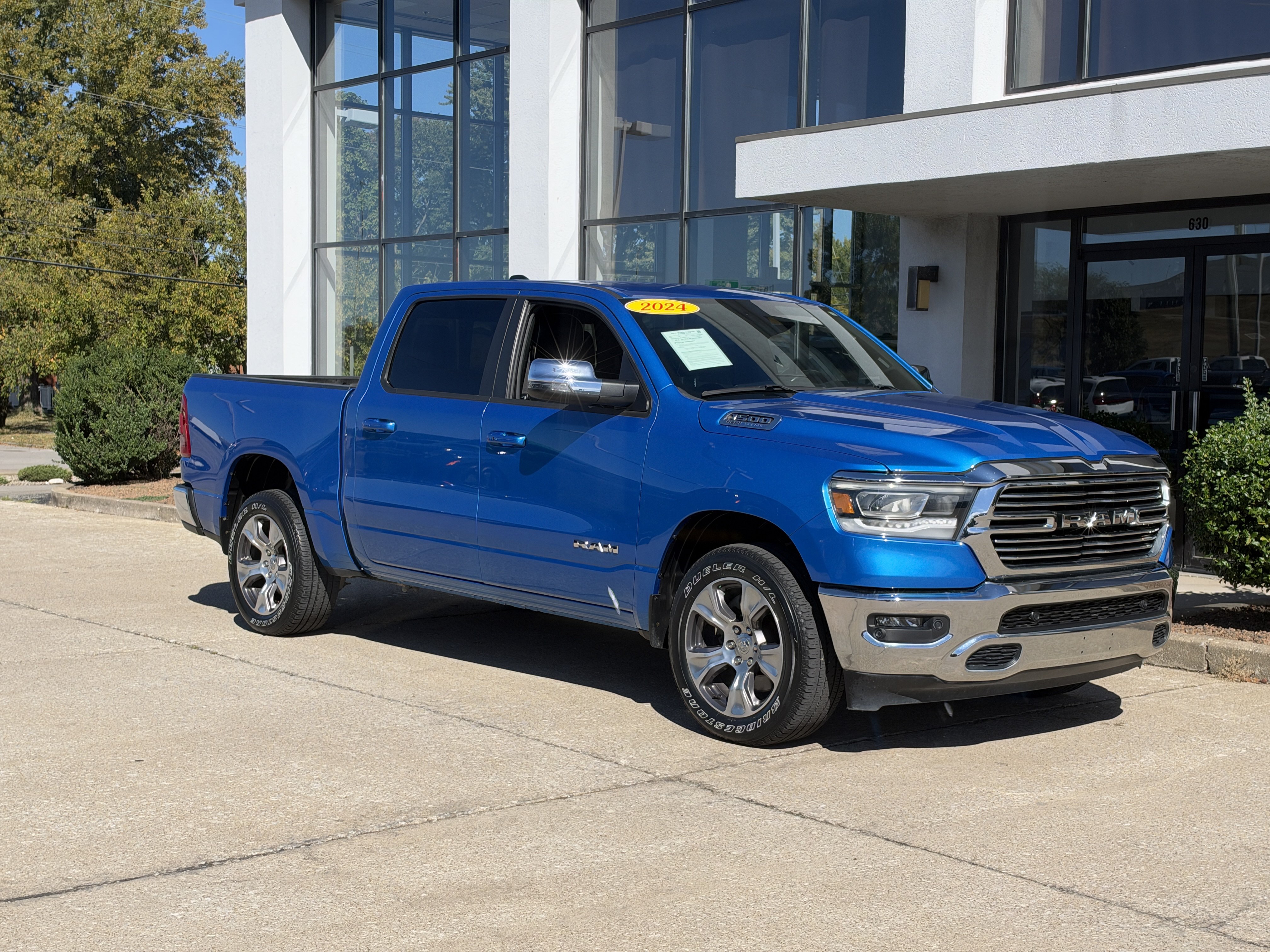Used 2024 RAM 1500 Laramie AWD/4WD image 2