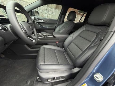 New 2026 Chevrolet Equinox LT w/ Convenience Package II FWD image 18
