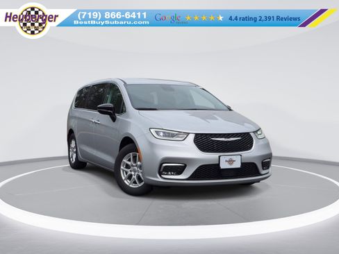 Used 2024 Chrysler Pacifica Touring-L FWD image 1