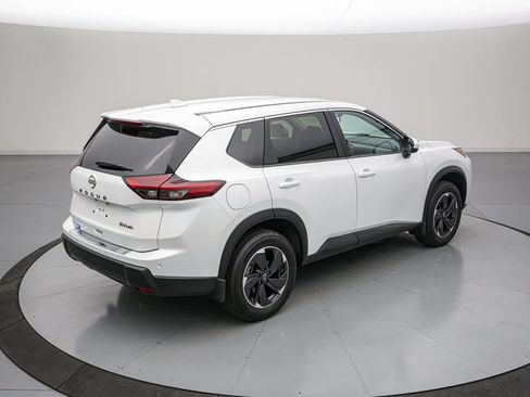 Used 2024 Nissan Rogue SV AWD/4WD image 4