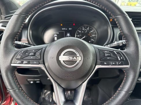 Used 2024 Nissan Kicks SR image 28