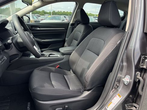 Used 2022 Nissan Altima 2.5 SV FWD image 13