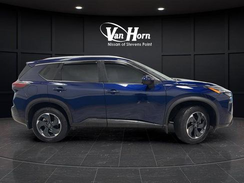 Used 2025 Nissan Rogue SV w/ SV Premium Package AWD/4WD image 8