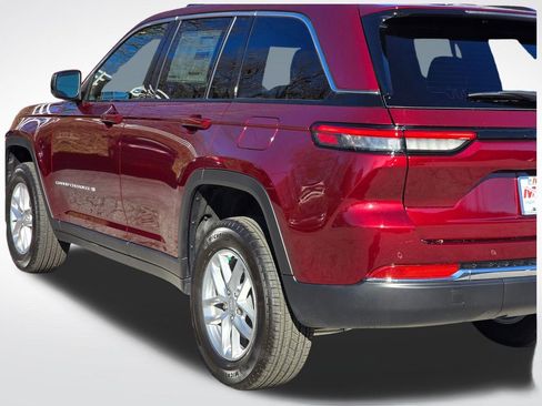New 2025 Jeep Grand Cherokee Laredo X w/ Luxury Tech Group I image 44