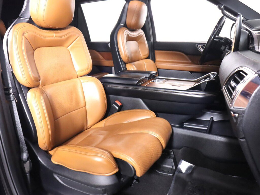Used 2020 Lincoln Navigator L Reserve w/ Equipment Group 208A Reserve AWD/4WD image 48