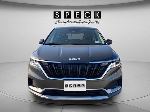 Used 2024 Kia Carnival LX FWD image 8