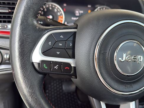 Used 2019 Jeep Renegade Trailhawk image 20