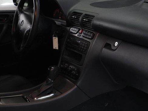 Used 2003 Mercedes-Benz C 230 Sedan image 32