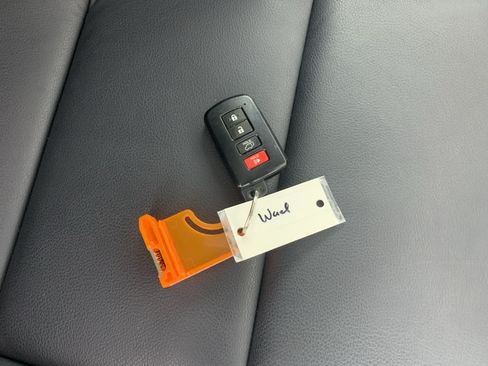 Used 2017 Toyota RAV4 Limited AWD/4WD image 41