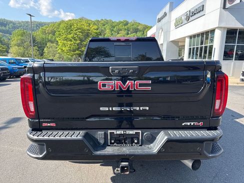 Used 2023 GMC Sierra 2500 AT4 w/ AT4 Premium Plus Package AWD/4WD image 5