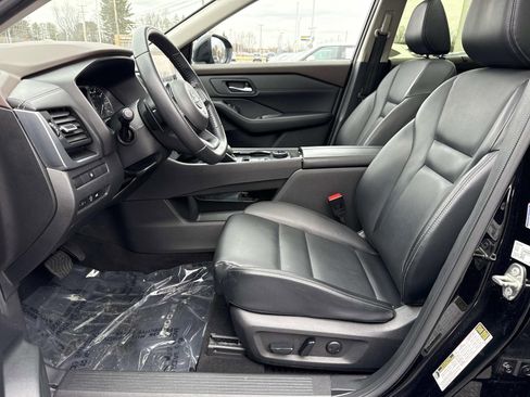 Used 2023 Nissan Rogue SV w/ SV Premium B Package image 29