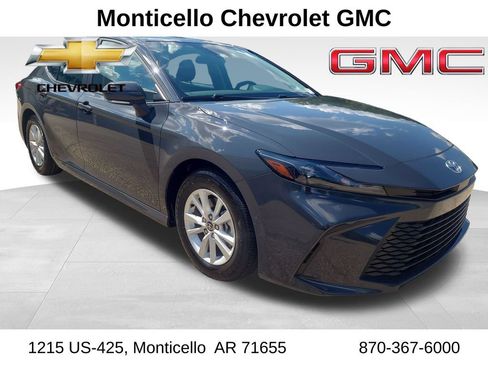 Used 2025 Toyota Camry LE FWD image 1