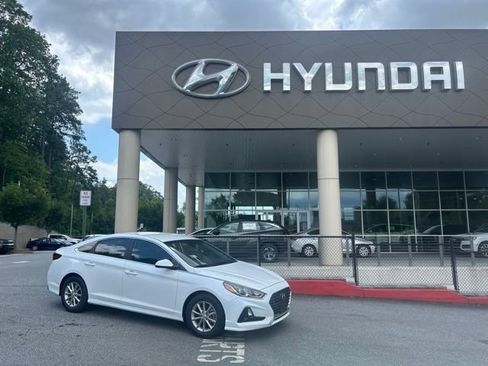 Used 2018 Hyundai Sonata SE FWD image 1