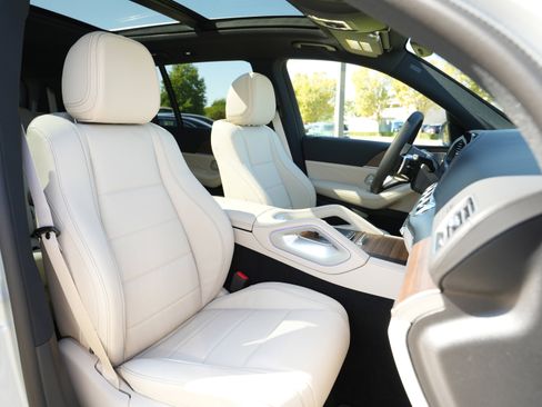 New 2026 Mercedes-Benz GLS 450 4MATIC image 39