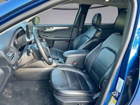 Used 2023 Ford Escape Platinum AWD/4WD image 11