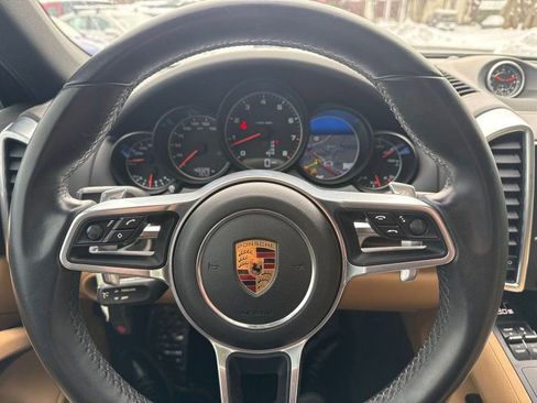 Used 2016 Porsche Cayenne image 22