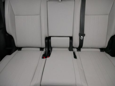 Certified 2022 Volkswagen Tiguan SE image 13