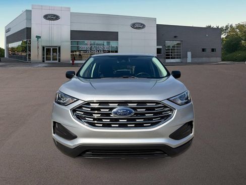Used 2019 Ford Edge SE w/ Cargo Accessory Package AWD/4WD image 3