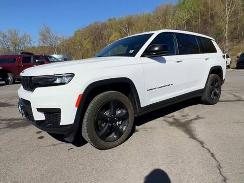 Used 2022 Jeep Grand Cherokee L Laredo AWD/4WD image 4